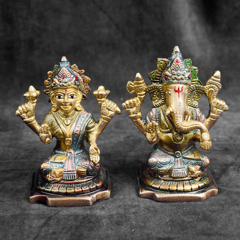 Beautiful handcrafted brass Lakshmi Ganesh idol for home temple and festive pooja. Indiaβs Largest Brass Idols Brand - www.satvikstore.in