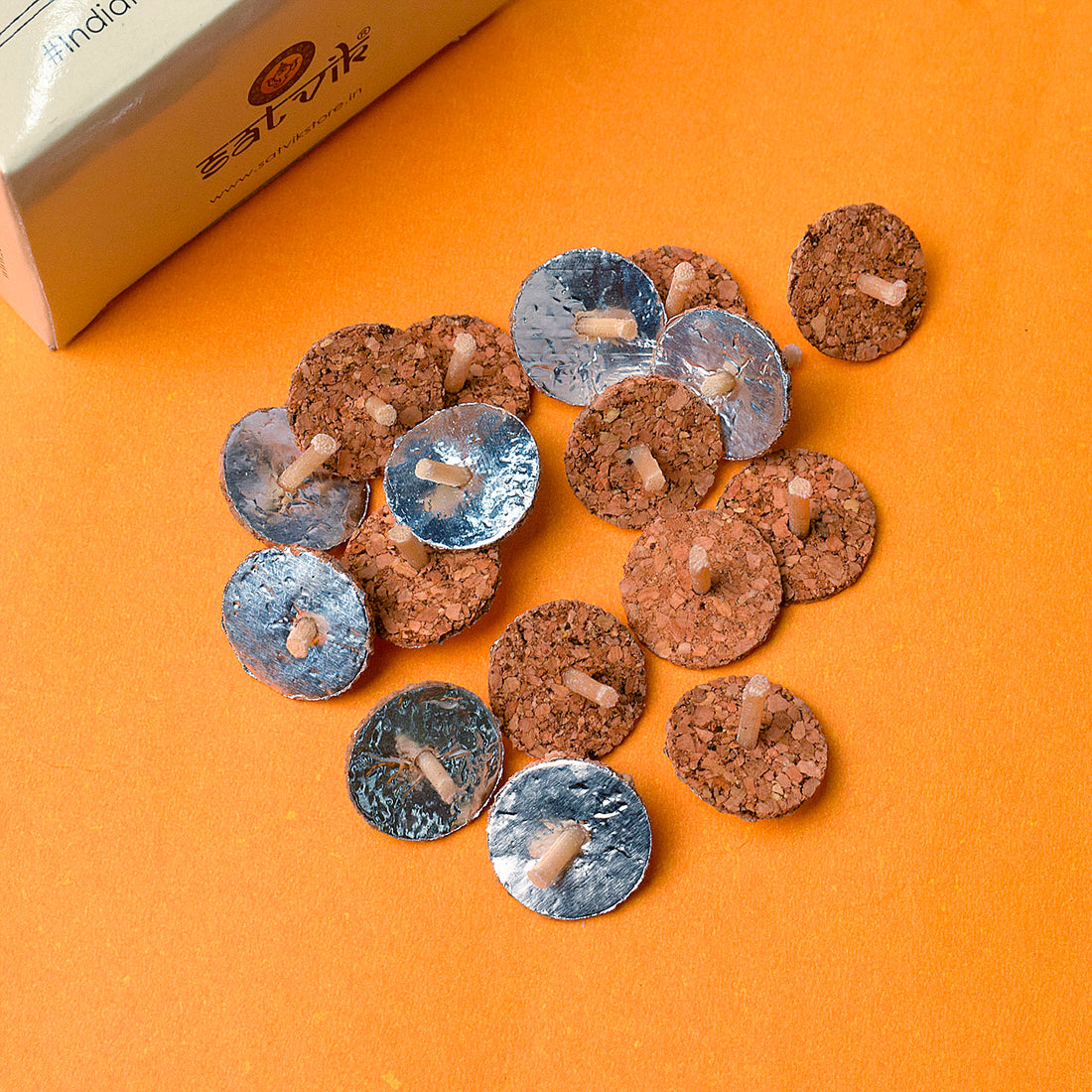 SATVIK 100 Pc Round Floating Wicks for Oil Cups with Cork Disc Holders