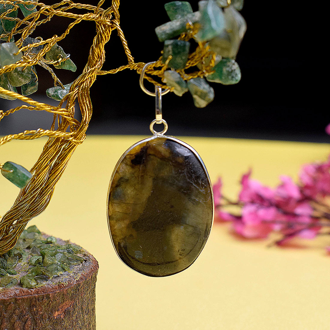 Labradorite Oval Shape Crystal Stone Pendant