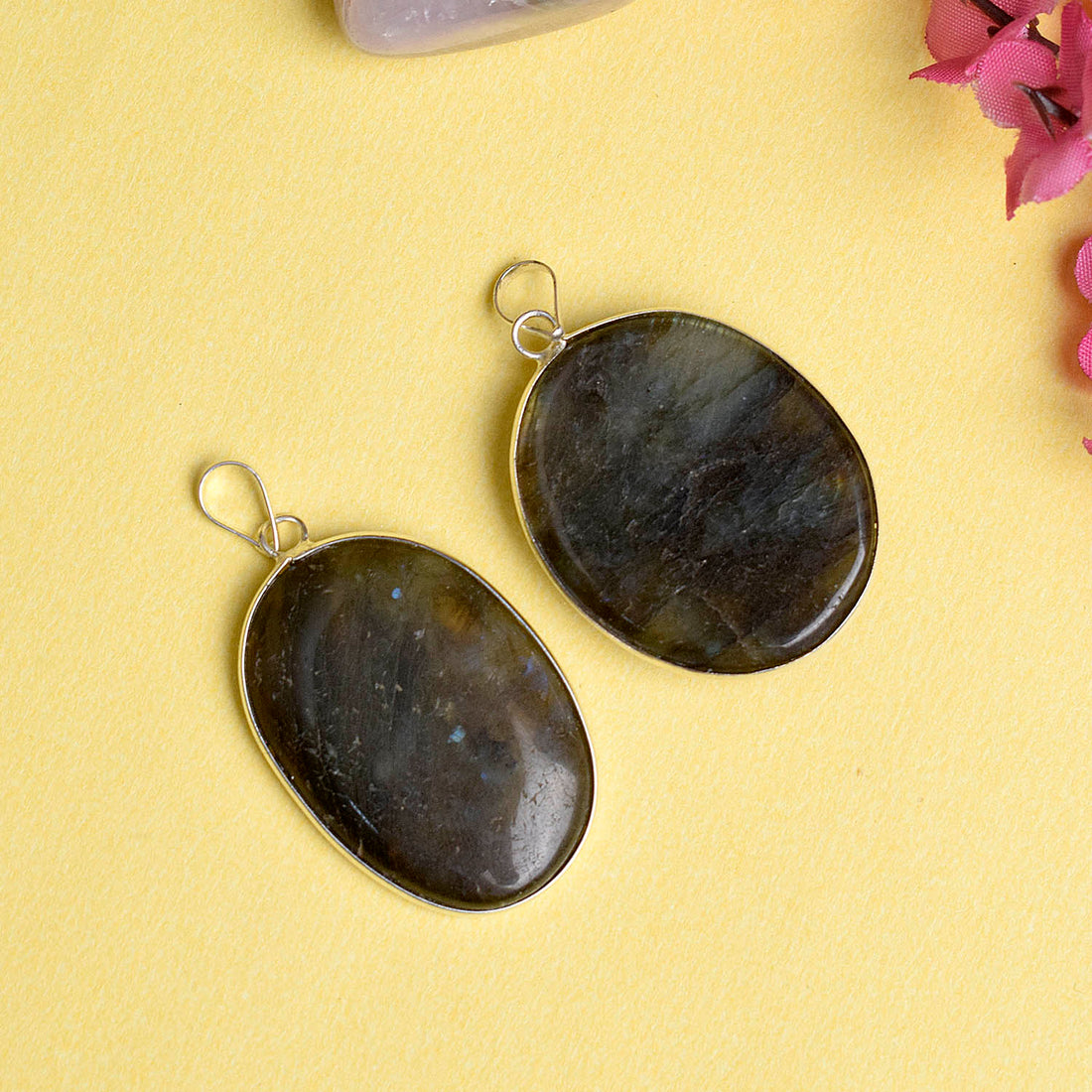 Labradorite Oval Shape Crystal Stone Pendant