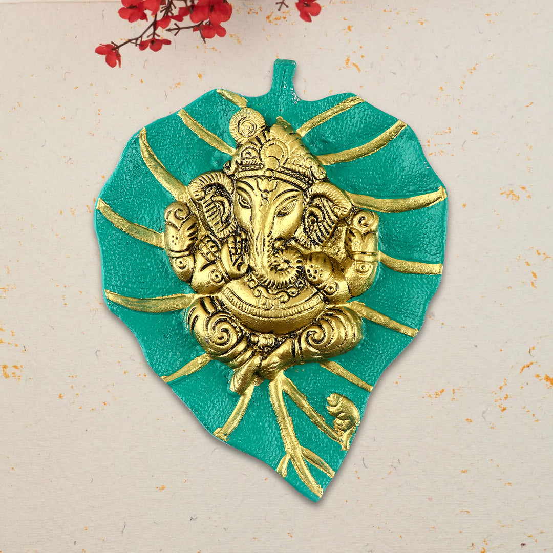 1 pc Lord Ganesh on Leaf Patta Wall Hanging White