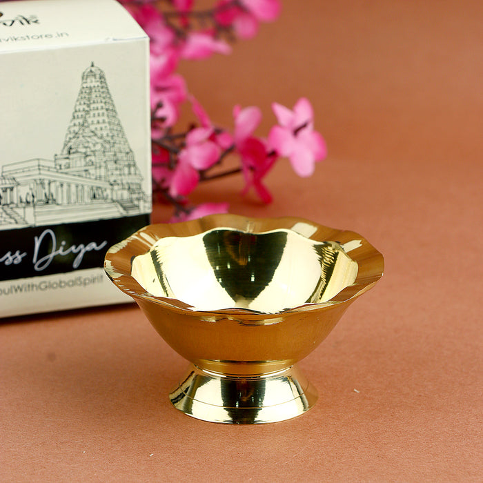 Captivating Lehar Payali Diya Without Nobe – Elegant brass diya with wave pattern design for pooja rituals and home décor. India’s Largest Pooja Accessories Brand – www.satvikstore.in