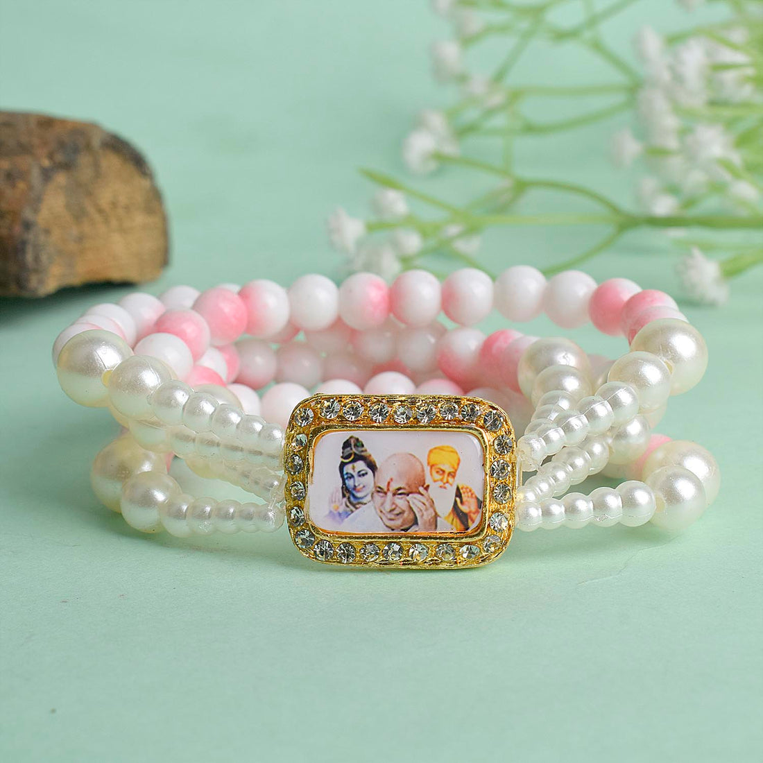 White & Pink Marble with White Pearl Four Layer Guruji Swaroop Bracelet featuring soft pink marble effect beads, elegant white beads, and luminous white pearls with Jai Guruji Swaroop – perfect for spiritual wear, festive gifting, and daily devotion. India’s Largest Pooja Accessories Brand – www.satvikstore.in